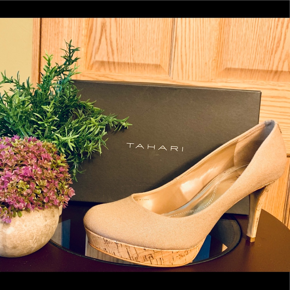 Tahiti Sophia Canvas Pumps in Toast and Silver